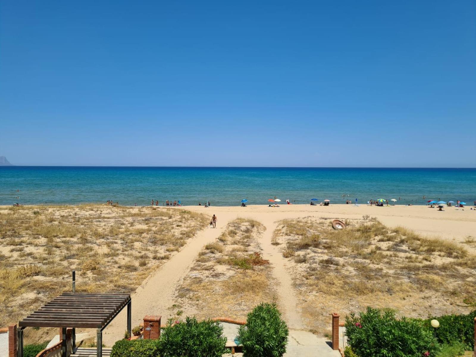 La Perla Sulla Spiaggia อัลกาโมมารีนา ภายนอก รูปภาพ